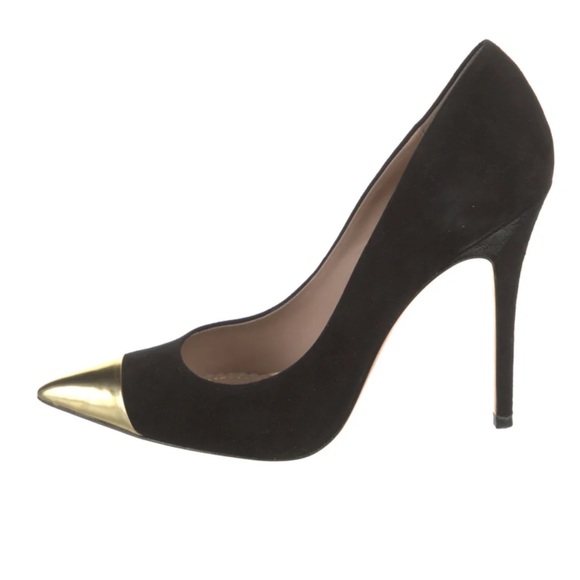 Chic Black and Gold Pointed Heels - Picture 1 of 7
